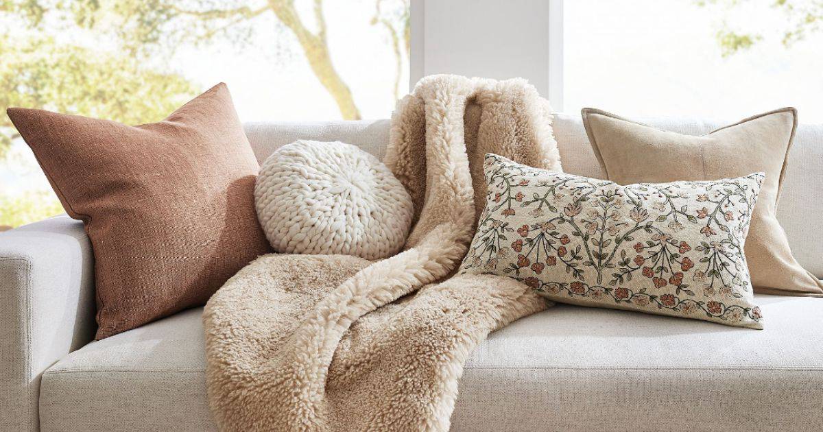 Decorative vs Functional Pillows: More Than Meets the Eye
